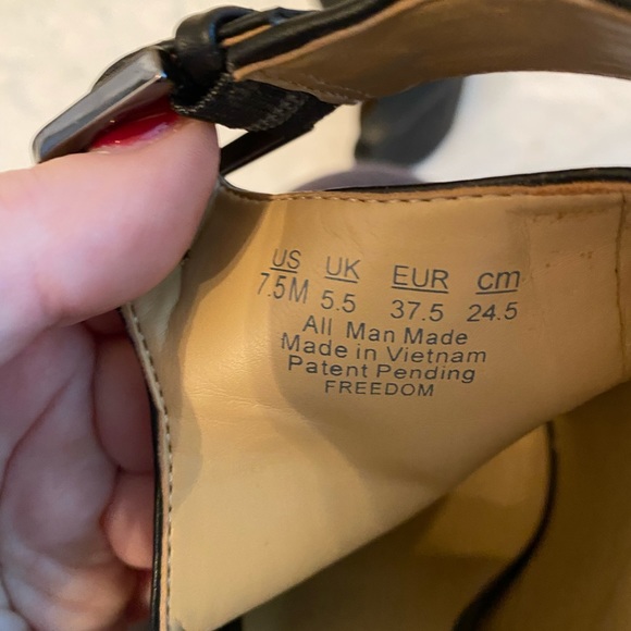 Naturalizer black peep toe Sling-back pump 7.5 - Picture 2 of 5